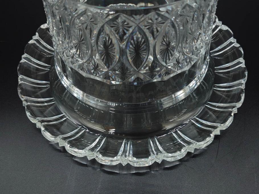 希少　フランス　Baccarat　バカラ　限定150個　100/150　高さ約31cm　気品漂う洗練されたデザインが目を惹く花瓶(フラワーベース、花器、花入、フルレッドクリスタルガラス、ケース付き)(R-076206)