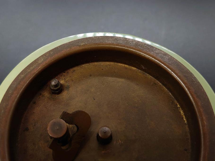 ジャンク品　戦前　当時物　ウランガラス　鶴巻時計店英工舎(EIKOSHA)　ゼンマイ式　空間に温かみをもたらす置時計(硝子、枕時計)(R-082858)