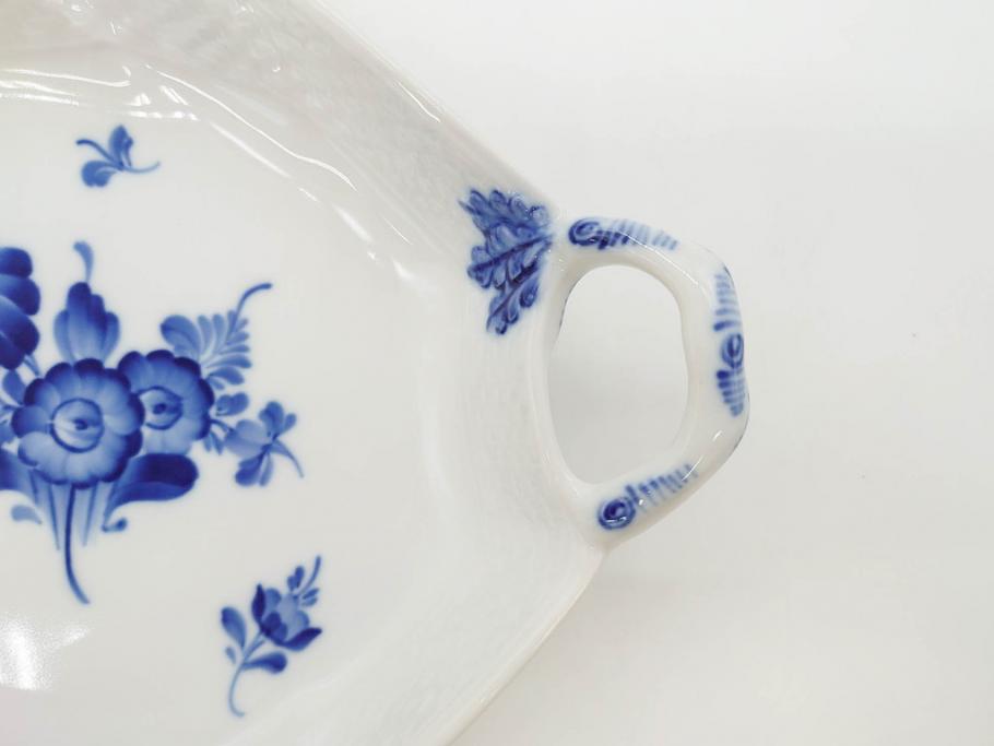 デンマーク　ROYAL COPENHAGEN(ロイヤルコペンハーゲン)　FAJANCE　トランクェーバー　ブルーフラワープレイン　リーフディッシュプレート　ボウル　丁寧に絵付けされた花たちが上品な雰囲気を醸し出す洋食器3点セット(スクエア型、サラダ、深皿、ファイアンス焼き)(R-076216)