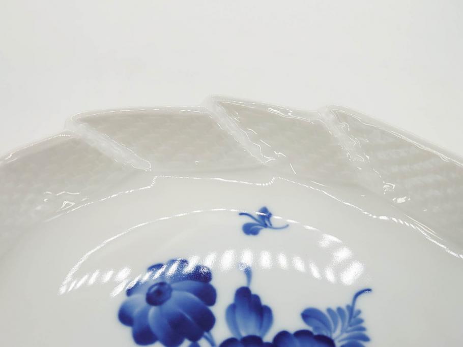 デンマーク　ROYAL COPENHAGEN(ロイヤルコペンハーゲン)　FAJANCE　トランクェーバー　ブルーフラワープレイン　リーフディッシュプレート　ボウル　丁寧に絵付けされた花たちが上品な雰囲気を醸し出す洋食器3点セット(スクエア型、サラダ、深皿、ファイアンス焼き)(R-076216)