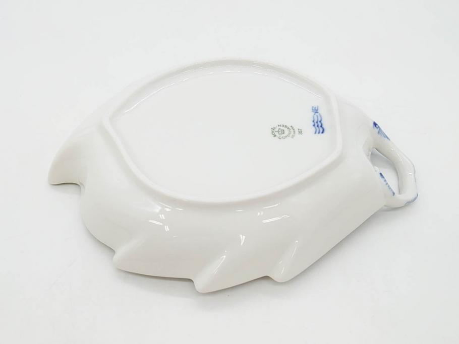 デンマーク　ROYAL COPENHAGEN(ロイヤルコペンハーゲン)　FAJANCE　トランクェーバー　ブルーフラワープレイン　リーフディッシュプレート　ボウル　丁寧に絵付けされた花たちが上品な雰囲気を醸し出す洋食器3点セット(スクエア型、サラダ、深皿、ファイアンス焼き)(R-076216)