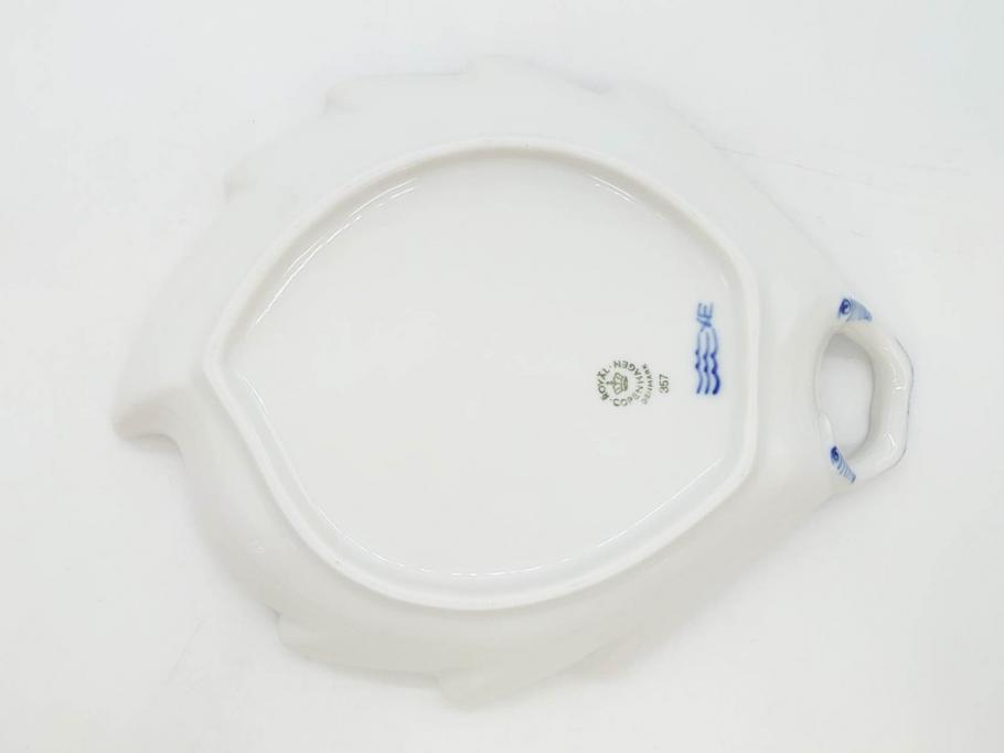 デンマーク　ROYAL COPENHAGEN(ロイヤルコペンハーゲン)　FAJANCE　トランクェーバー　ブルーフラワープレイン　リーフディッシュプレート　ボウル　丁寧に絵付けされた花たちが上品な雰囲気を醸し出す洋食器3点セット(スクエア型、サラダ、深皿、ファイアンス焼き)(R-076216)