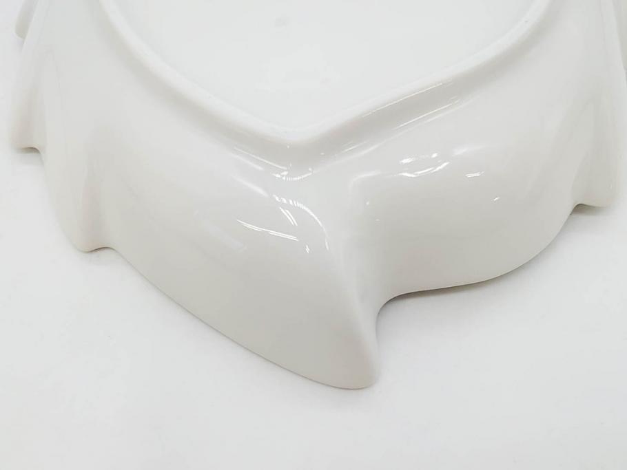 デンマーク　ROYAL COPENHAGEN(ロイヤルコペンハーゲン)　FAJANCE　トランクェーバー　ブルーフラワープレイン　リーフディッシュプレート　ボウル　丁寧に絵付けされた花たちが上品な雰囲気を醸し出す洋食器3点セット(スクエア型、サラダ、深皿、ファイアンス焼き)(R-076216)