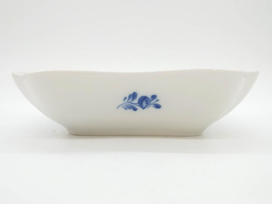デンマーク　ROYAL COPENHAGEN(ロイヤルコペンハーゲン)　FAJANCE　トランクェーバー　ブルーフラワープレイン　リーフディッシュプレート　ボウル　丁寧に絵付けされた花たちが上品な雰囲気を醸し出す洋食器3点セット(スクエア型、サラダ、深皿、ファイアンス焼き)(R-076216)