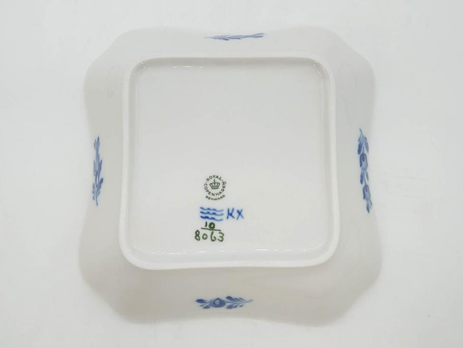 デンマーク　ROYAL COPENHAGEN(ロイヤルコペンハーゲン)　FAJANCE　トランクェーバー　ブルーフラワープレイン　リーフディッシュプレート　ボウル　丁寧に絵付けされた花たちが上品な雰囲気を醸し出す洋食器3点セット(スクエア型、サラダ、深皿、ファイアンス焼き)(R-076216)