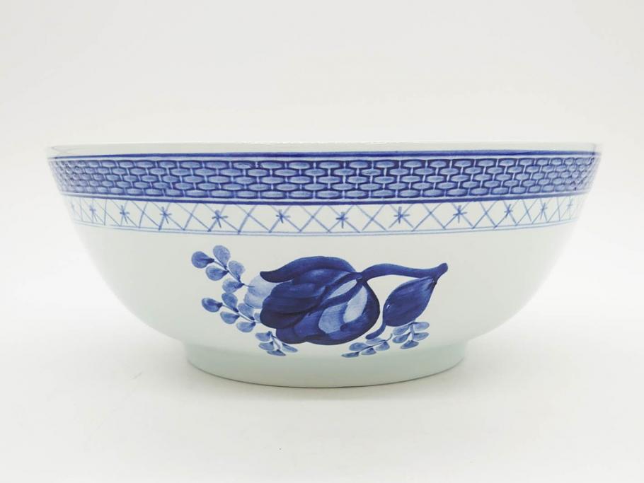 デンマーク　ROYAL COPENHAGEN(ロイヤルコペンハーゲン)　FAJANCE　トランクェーバー　ブルーフラワープレイン　リーフディッシュプレート　ボウル　丁寧に絵付けされた花たちが上品な雰囲気を醸し出す洋食器3点セット(スクエア型、サラダ、深皿、ファイアンス焼き)(R-076216)
