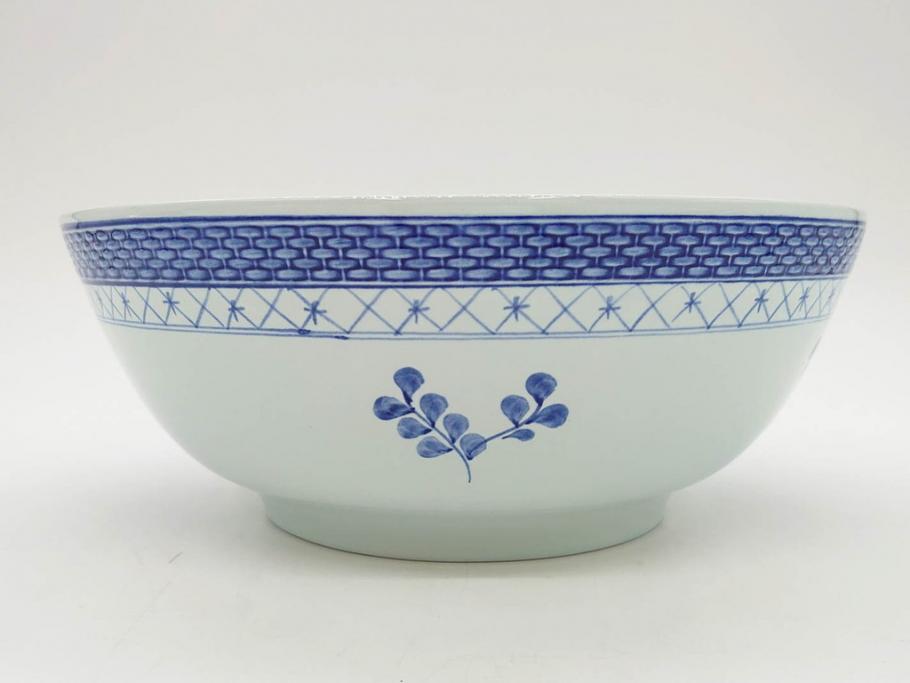 デンマーク　ROYAL COPENHAGEN(ロイヤルコペンハーゲン)　FAJANCE　トランクェーバー　ブルーフラワープレイン　リーフディッシュプレート　ボウル　丁寧に絵付けされた花たちが上品な雰囲気を醸し出す洋食器3点セット(スクエア型、サラダ、深皿、ファイアンス焼き)(R-076216)