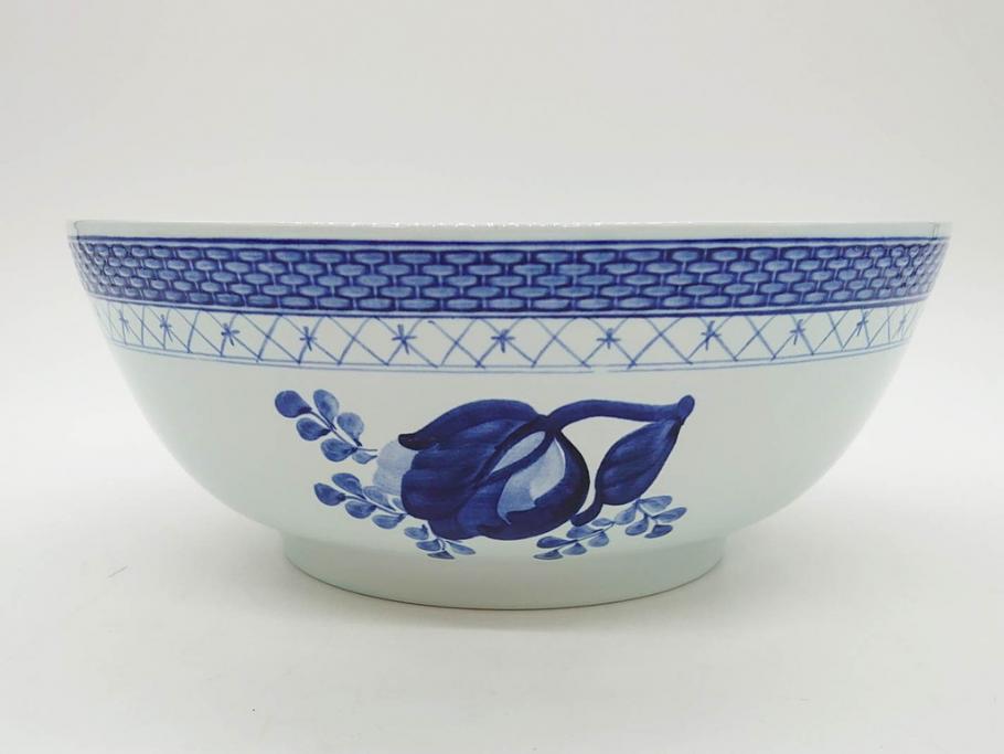 デンマーク　ROYAL COPENHAGEN(ロイヤルコペンハーゲン)　FAJANCE　トランクェーバー　ブルーフラワープレイン　リーフディッシュプレート　ボウル　丁寧に絵付けされた花たちが上品な雰囲気を醸し出す洋食器3点セット(スクエア型、サラダ、深皿、ファイアンス焼き)(R-076216)