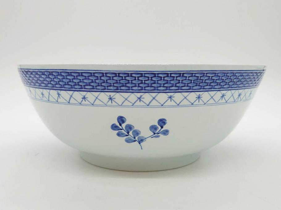 デンマーク　ROYAL COPENHAGEN(ロイヤルコペンハーゲン)　FAJANCE　トランクェーバー　ブルーフラワープレイン　リーフディッシュプレート　ボウル　丁寧に絵付けされた花たちが上品な雰囲気を醸し出す洋食器3点セット(スクエア型、サラダ、深皿、ファイアンス焼き)(R-076216)