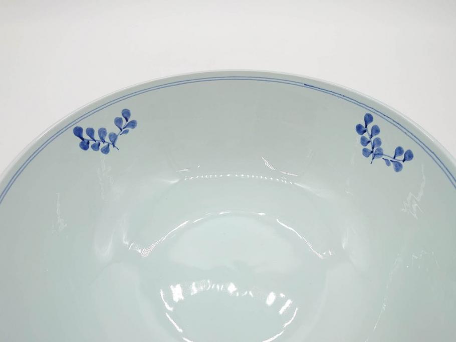 デンマーク　ROYAL COPENHAGEN(ロイヤルコペンハーゲン)　FAJANCE　トランクェーバー　ブルーフラワープレイン　リーフディッシュプレート　ボウル　丁寧に絵付けされた花たちが上品な雰囲気を醸し出す洋食器3点セット(スクエア型、サラダ、深皿、ファイアンス焼き)(R-076216)