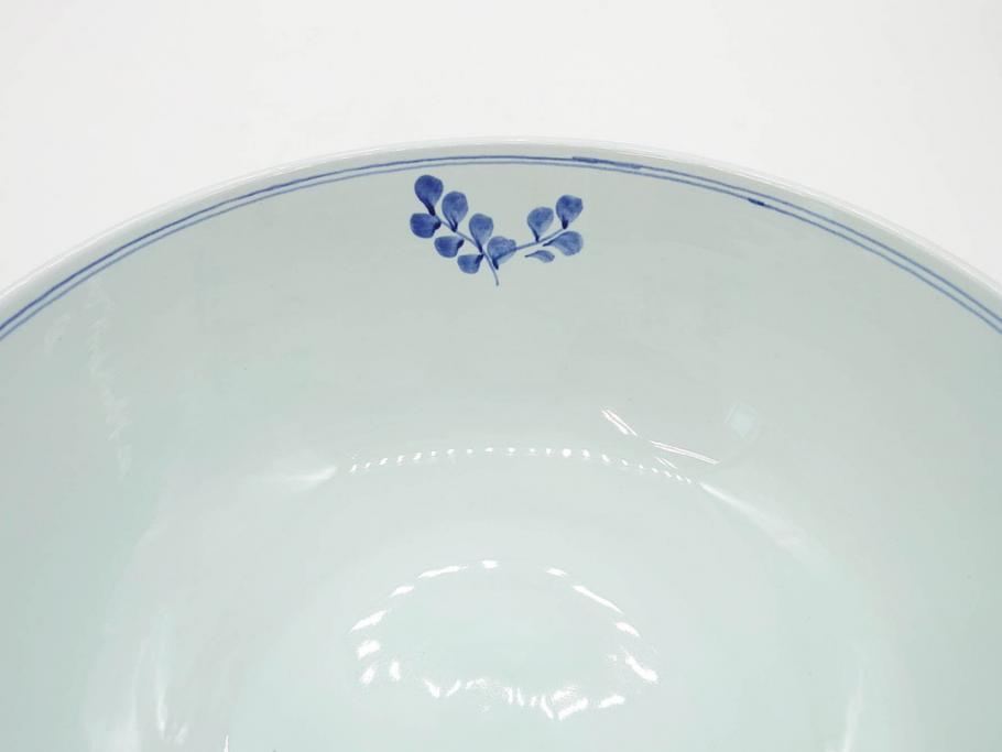 デンマーク　ROYAL COPENHAGEN(ロイヤルコペンハーゲン)　FAJANCE　トランクェーバー　ブルーフラワープレイン　リーフディッシュプレート　ボウル　丁寧に絵付けされた花たちが上品な雰囲気を醸し出す洋食器3点セット(スクエア型、サラダ、深皿、ファイアンス焼き)(R-076216)