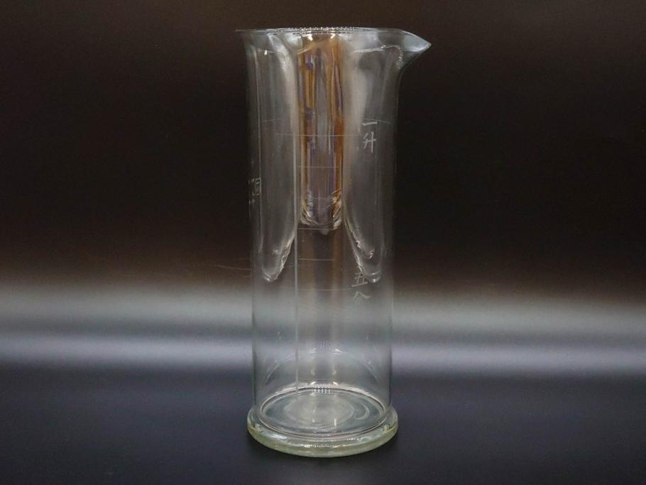 戦前　一升　ガラス　レトロな雰囲気が魅力のメスシリンダー(ビーカー、ガラスビン、硝子瓶、実験器具、枡、液量計)(R-076301)