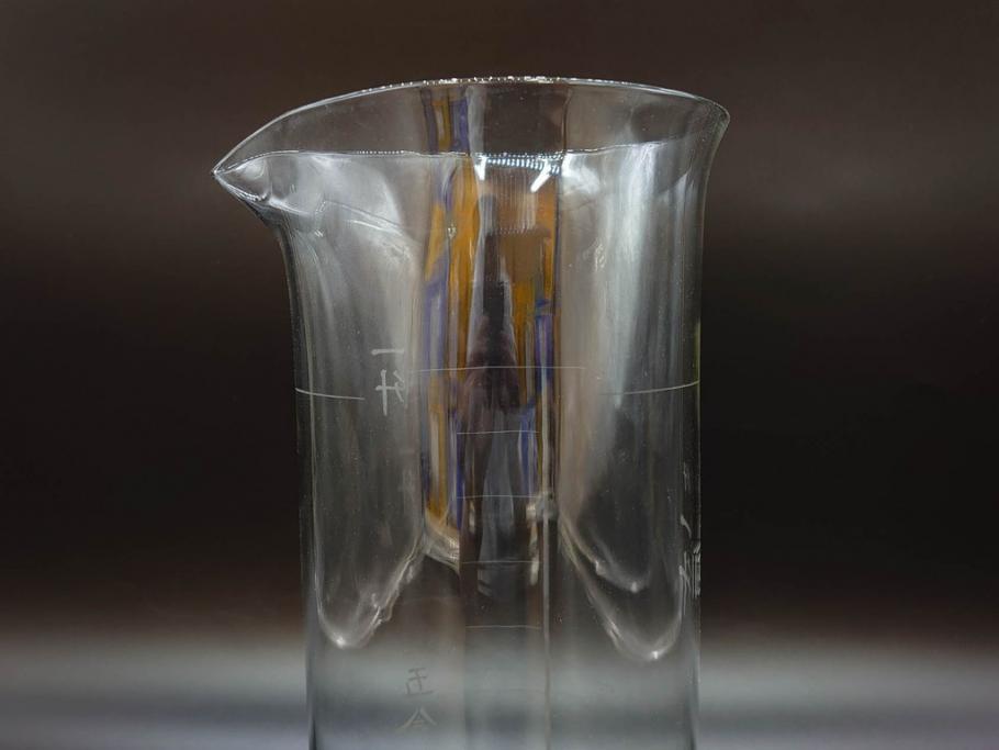 戦前　一升　ガラス　レトロな雰囲気が魅力のメスシリンダー(ビーカー、ガラスビン、硝子瓶、実験器具、枡、液量計)(R-076301)