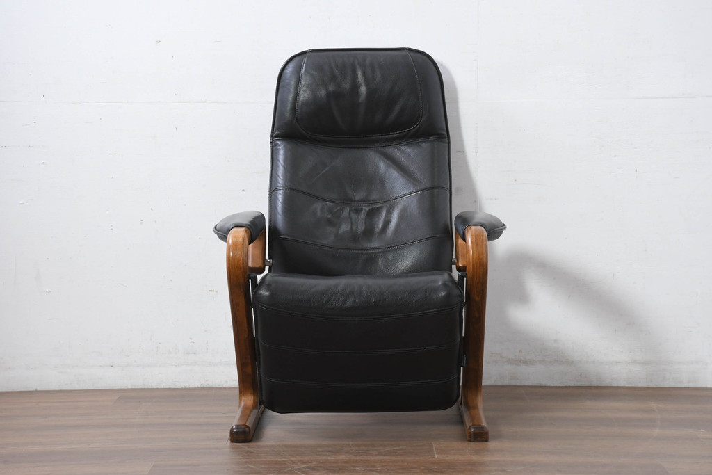 デンマークビンテージ　Nielaus Mobler(ニエラウスモブラー)　ap Dream seat(ドリームシート)　本革(レザー)　スタイリッシュなデザインのリクライニングイージーチェア(リクライニングチェア、アームチェア、1P、一人掛け、1人掛け、イス、椅子、北欧、ヴィンテージ、ニーラウス、ニールス)(R-082445)
