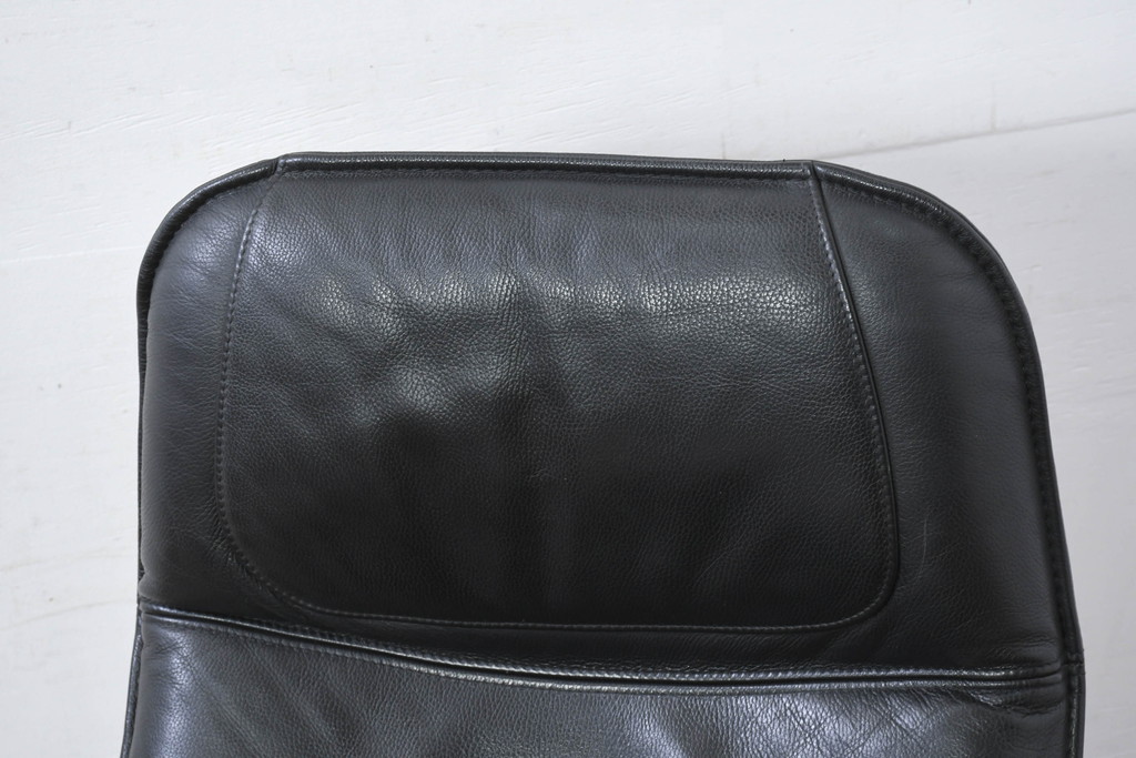 デンマークビンテージ　Nielaus Mobler(ニエラウスモブラー)　ap Dream seat(ドリームシート)　本革(レザー)　スタイリッシュなデザインのリクライニングイージーチェア(リクライニングチェア、アームチェア、1P、一人掛け、1人掛け、イス、椅子、北欧、ヴィンテージ、ニーラウス、ニールス)(R-082445)