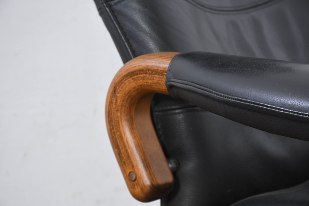 デンマークビンテージ　Nielaus Mobler(ニエラウスモブラー)　ap Dream seat(ドリームシート)　本革(レザー)　スタイリッシュなデザインのリクライニングイージーチェア(リクライニングチェア、アームチェア、1P、一人掛け、1人掛け、イス、椅子、北欧、ヴィンテージ、ニーラウス、ニールス)(R-082445)