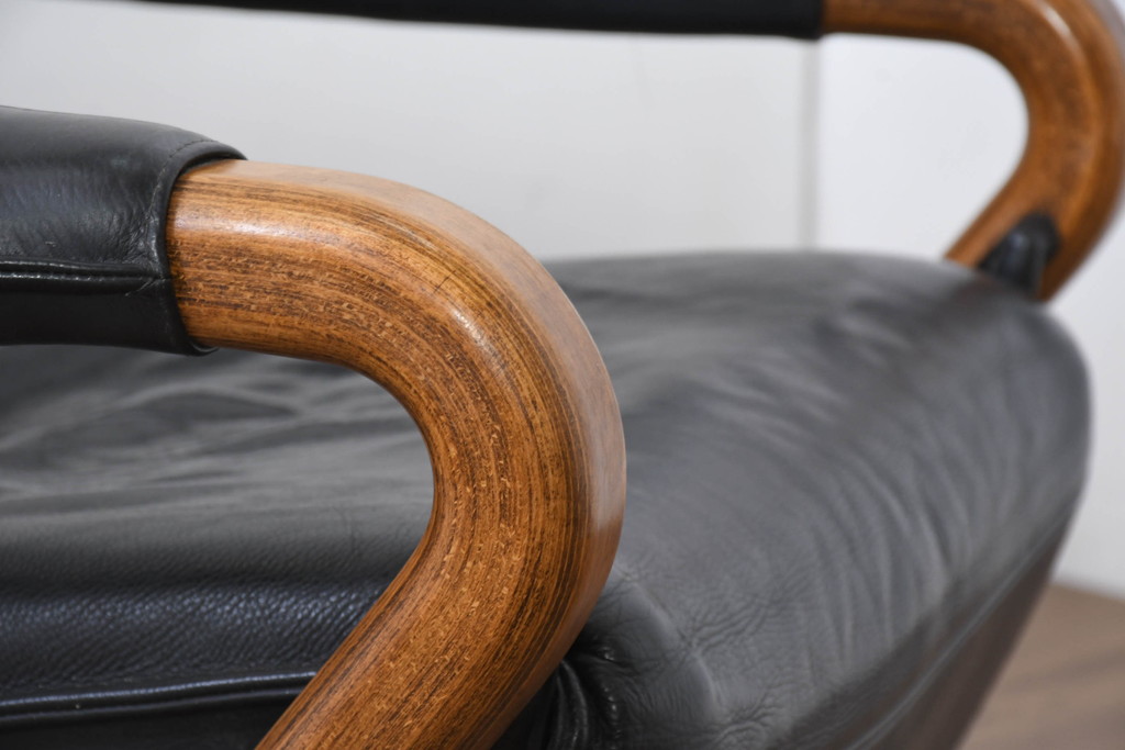 デンマークビンテージ　Nielaus Mobler(ニエラウスモブラー)　ap Dream seat(ドリームシート)　本革(レザー)　スタイリッシュなデザインのリクライニングイージーチェア(リクライニングチェア、アームチェア、1P、一人掛け、1人掛け、イス、椅子、北欧、ヴィンテージ、ニーラウス、ニールス)(R-082445)