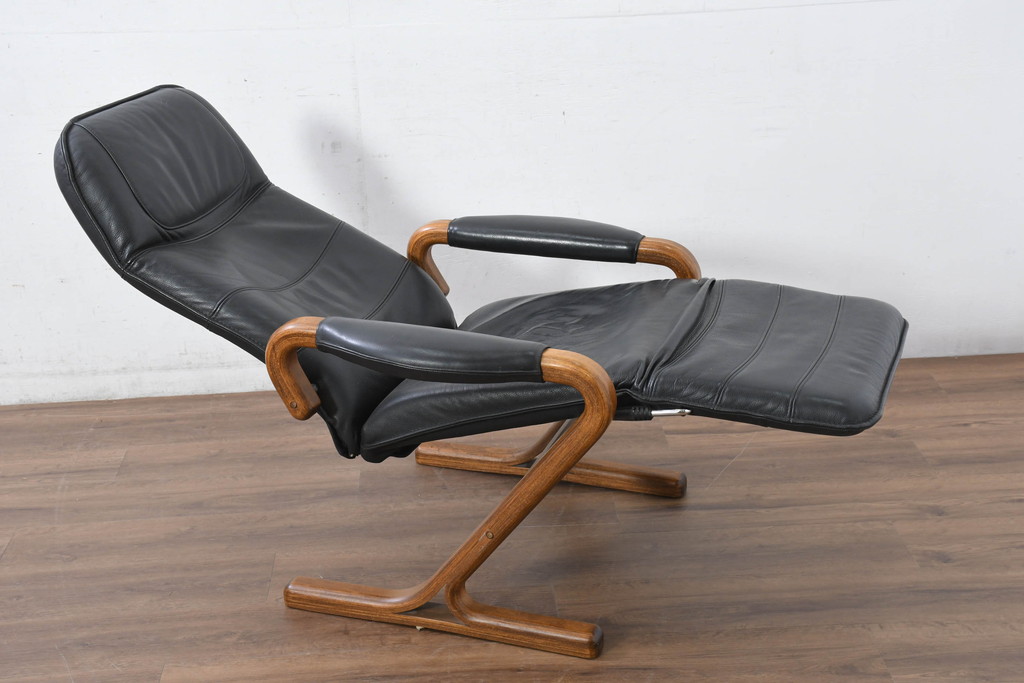 デンマークビンテージ　Nielaus Mobler(ニエラウスモブラー)　ap Dream seat(ドリームシート)　本革(レザー)　スタイリッシュなデザインのリクライニングイージーチェア(リクライニングチェア、アームチェア、1P、一人掛け、1人掛け、イス、椅子、北欧、ヴィンテージ、ニーラウス、ニールス)(R-082445)