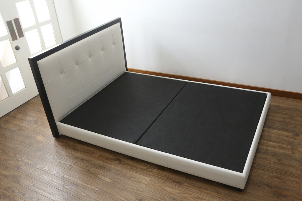 中古　美品　IDC大塚家具オリジナル　「ジオR」　合皮　モダンでシャープなデザインが格好良いダブルベッドフレーム(定価約167000円)(ベッド)(R-059379)