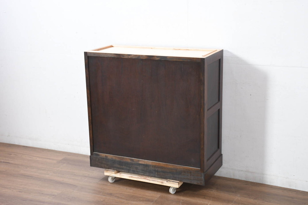 中古　美品　特注品　松本民芸家具　深みのある木の色味が素敵な書棚・下段(本棚、ブックシェルフ、本箱、ブックケース、キャビネット、食器棚、カップボード、飾り棚、戸棚、収納棚)(R-082358)