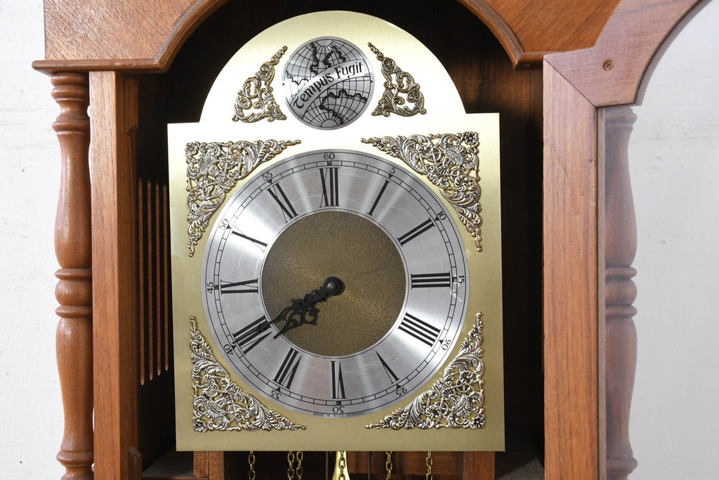 中古　ドイツ　チーク材　Tempus Fugit　上品な装飾が美しいクラシックホールクロック(時計台、振り子時計、分銅式、振り子付き)(R-082361)