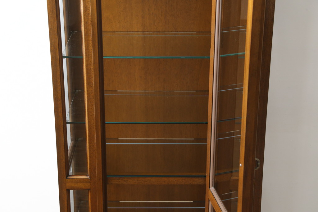 中古　美品　DREXEL HERITAGE(ドレクセルヘリテイジ)　FRANCESCA(フランチェスカ)シリーズ　気品溢れる佇まいが魅力のガラスキャビネット(飾り棚、キュリオケース、ショーケース、ガラスケース、Gケース、コレクションケース、店舗什器)(定価約74万円)(R-077451)