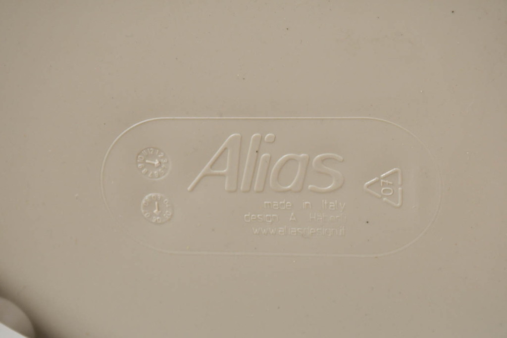 中古　Cassina(カッシーナ)　Alias(アリアス)　曲線フォルムと木脚がおしゃれなSegesta Wood(セジェスタウッド)　558　アームチェア3脚セット(ダイニングチェア、椅子、イス、バラ売り可能)(定価3脚で約46万円)(R-082346)