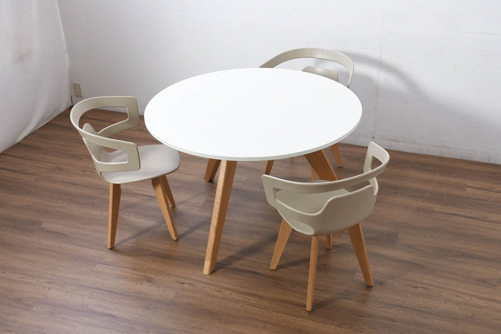 中古　Cassina(カッシーナ)　Alias(アリアス)　曲線フォルムと木脚がおしゃれなSegesta Wood(セジェスタウッド)　558　アームチェア3脚セット(ダイニングチェア、椅子、イス、バラ売り可能)(定価3脚で約46万円)(R-082346)