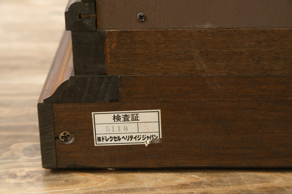 中古　美品　DREXEL HERITAGE(ドレクセルヘリテイジ)　FRANCESCA(フランチェスカ)シリーズ　気品溢れる佇まいが魅力のガラスキャビネット(飾り棚、キュリオケース、ショーケース、ガラスケース、Gケース、コレクションケース、店舗什器)(定価約74万円)(R-077451)