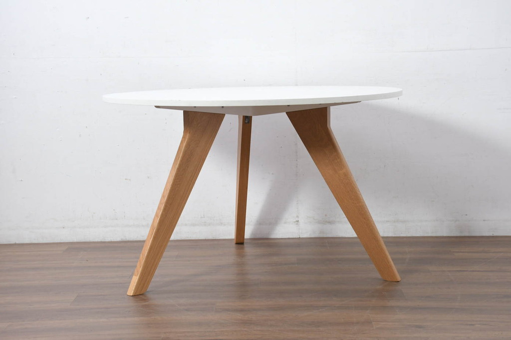 中古　特注モデル　Cassina(カッシーナ)　Alias(アリアス)　曲線フォルムと木脚がおしゃれなAgo(アゴ)　ラウンドダイニングテーブル(2人掛け、3人掛けダイニングテーブル、丸テーブル、ミーティングテーブル、打ち合わせテーブル、会議テーブル)(定価約52万円)(R-082348)