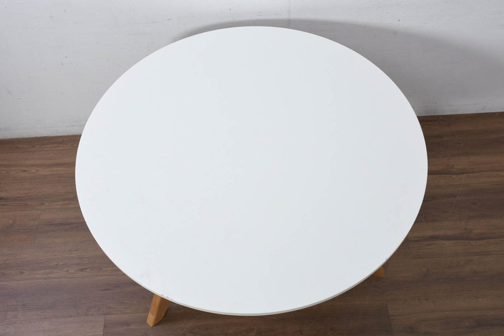 中古　特注モデル　Cassina(カッシーナ)　Alias(アリアス)　曲線フォルムと木脚がおしゃれなAgo(アゴ)　ラウンドダイニングテーブル(2人掛け、3人掛けダイニングテーブル、丸テーブル、ミーティングテーブル、打ち合わせテーブル、会議テーブル)(定価約52万円)(R-082348)
