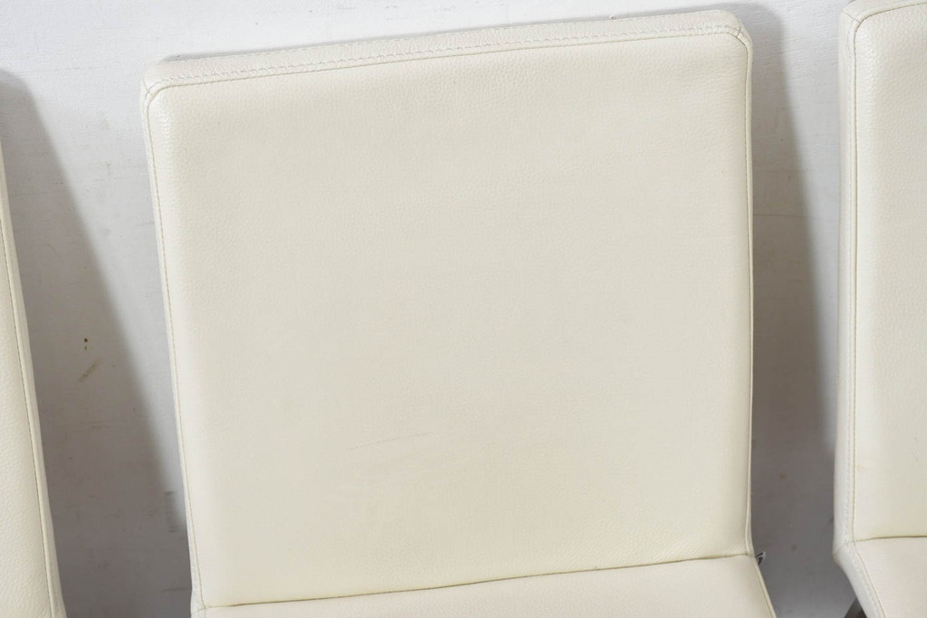 中古　Boconcept(ボーコンセプト)　Mariposa Deluxe(マリポサ デラックス)　スタイリッシュなソリ脚デザインが目を引く本革(レザー)ダイニングチェア4脚セット(アームレスチェア、椅子、イス、バラ売り可能)(定価4脚で約34万円)(R-082347)