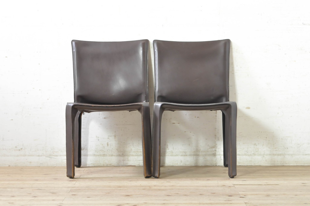 中古　Cassina(カッシーナ)　412　CAB(キャブ)　MARIO BELLINI(マリオベリーニ)　シンプルモダンな空間づくりに活躍するアームレスチェア2脚セット(ダイニングチェア、椅子、イス)(定価2脚で約52万8千円)(R-073997)