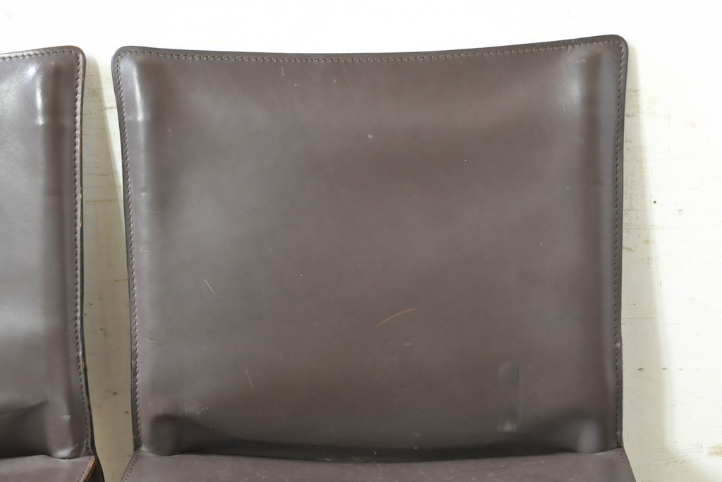 中古　Cassina(カッシーナ)　412　CAB(キャブ)　MARIO BELLINI(マリオベリーニ)　シンプルモダンな空間づくりに活躍するアームレスチェア2脚セット(ダイニングチェア、椅子、イス)(定価2脚で約52万8千円)(R-073997)