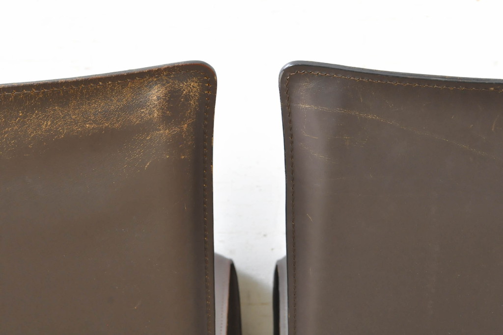 中古　Cassina(カッシーナ)　412　CAB(キャブ)　MARIO BELLINI(マリオベリーニ)　シンプルモダンな空間づくりに活躍するアームレスチェア2脚セット(ダイニングチェア、椅子、イス)(定価2脚で約52万8千円)(R-073997)