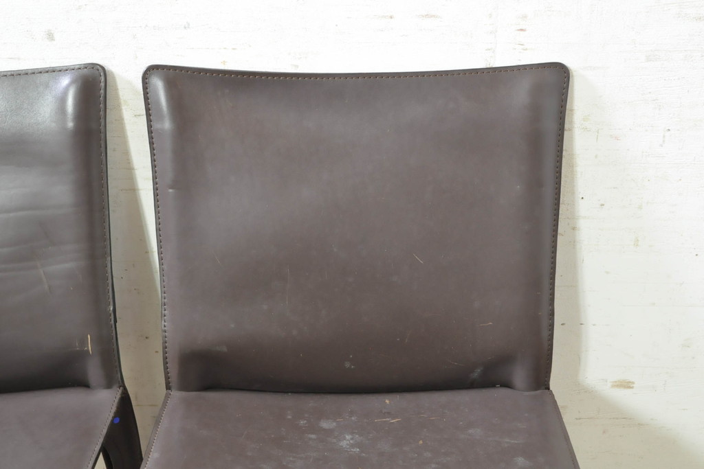 中古　Cassina(カッシーナ)　412　CAB(キャブ)　MARIO BELLINI(マリオベリーニ)　シンプルモダンな空間づくりに活躍するアームレスチェア2脚セット(ダイニングチェア、椅子、イス)(定価2脚で約52万8千円)(R-073998)