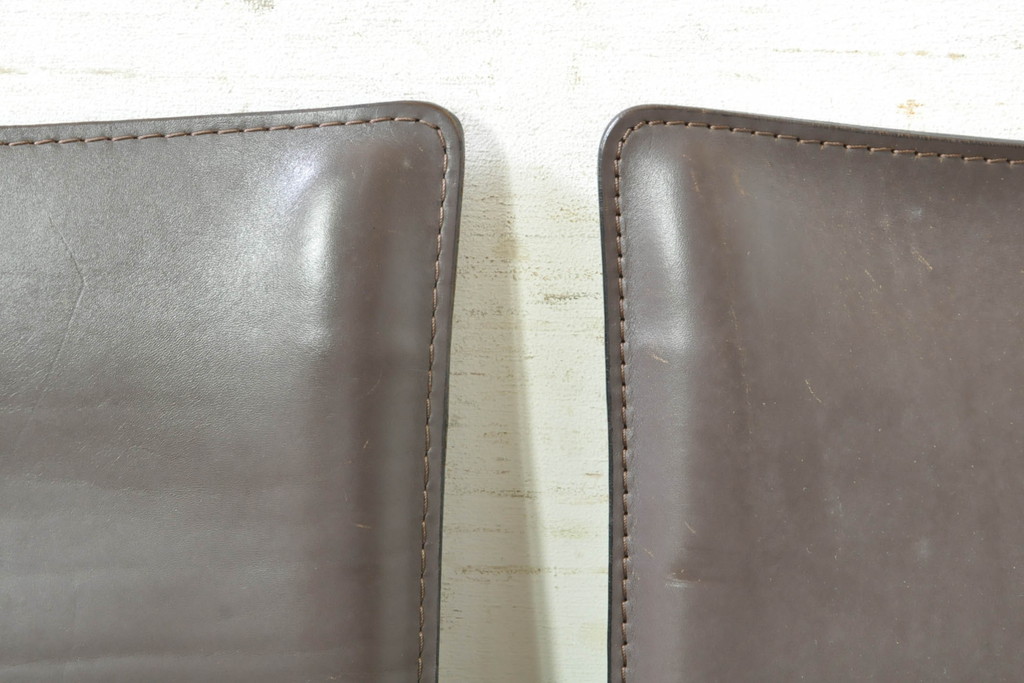 中古　Cassina(カッシーナ)　412　CAB(キャブ)　MARIO BELLINI(マリオベリーニ)　シンプルモダンな空間づくりに活躍するアームレスチェア2脚セット(ダイニングチェア、椅子、イス)(定価2脚で約52万8千円)(R-073998)