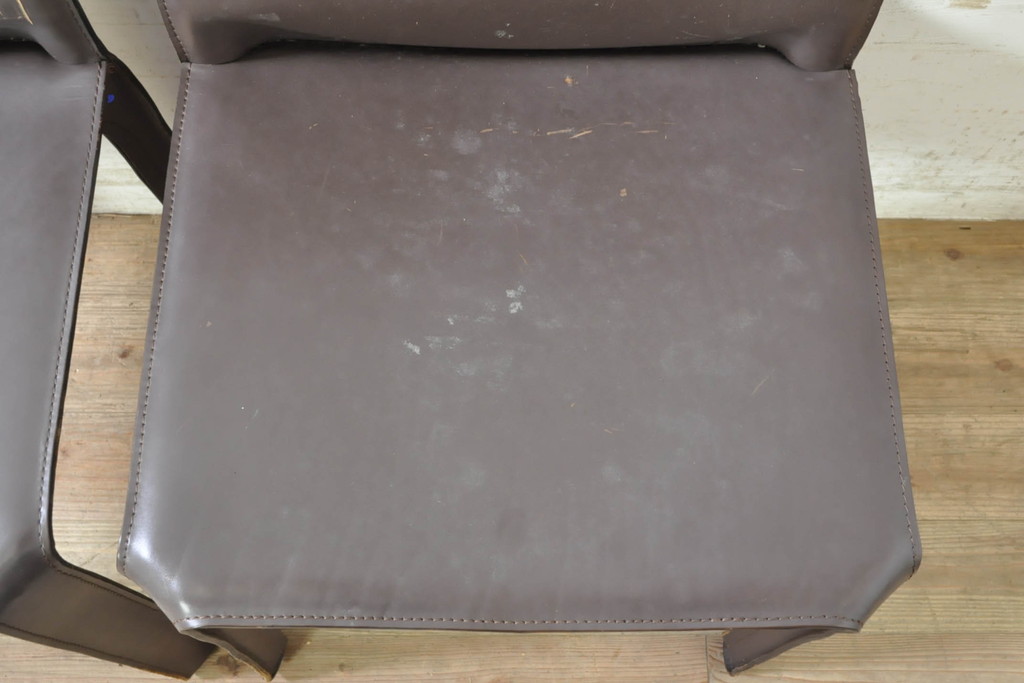 中古　Cassina(カッシーナ)　412　CAB(キャブ)　MARIO BELLINI(マリオベリーニ)　シンプルモダンな空間づくりに活躍するアームレスチェア2脚セット(ダイニングチェア、椅子、イス)(定価2脚で約52万8千円)(R-073998)