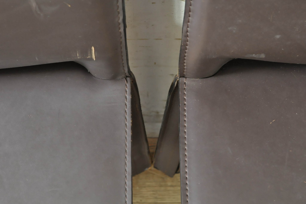 中古　Cassina(カッシーナ)　412　CAB(キャブ)　MARIO BELLINI(マリオベリーニ)　シンプルモダンな空間づくりに活躍するアームレスチェア2脚セット(ダイニングチェア、椅子、イス)(定価2脚で約52万8千円)(R-073998)