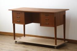 アンティーク家具　ヒノキ無垢材　シンプルな作りのペイント鉄脚テーブル(作業台、カウンターテーブル)