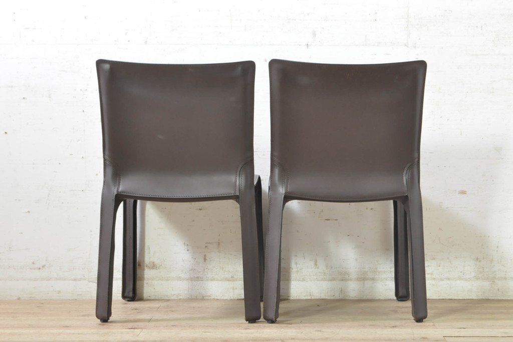 中古　Cassina(カッシーナ)　412　CAB(キャブ)　MARIO BELLINI(マリオベリーニ)　シンプルモダンな空間づくりに活躍するアームレスチェア2脚セット(ダイニングチェア、椅子、イス)(定価2脚で約52万8千円)(R-073998)