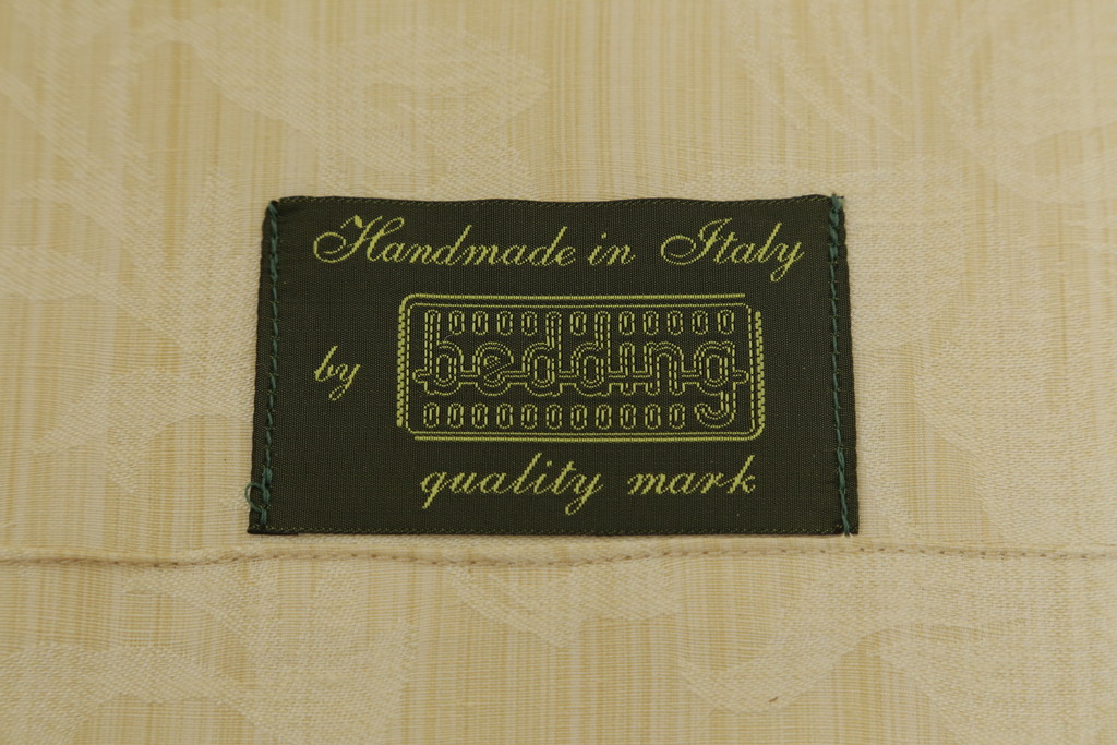 中古　展示品　超美品　最高級!　サァラ麻布取り扱い　bedding　POLTRONA　エレガントな1人掛けソファ(定価約110万円)(R-055252)