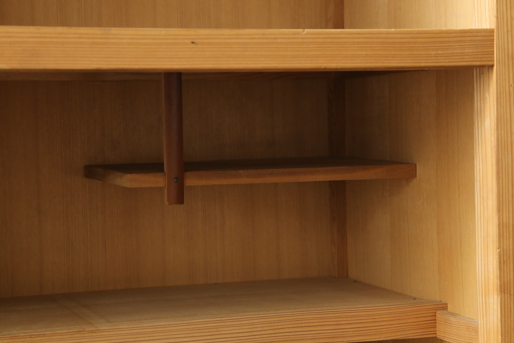 中古　民芸家具　和の空間づくりに取り入れたいシンプルな置き水屋(置水屋、茶水屋、戸棚、茶棚、収納棚)(R-057918)