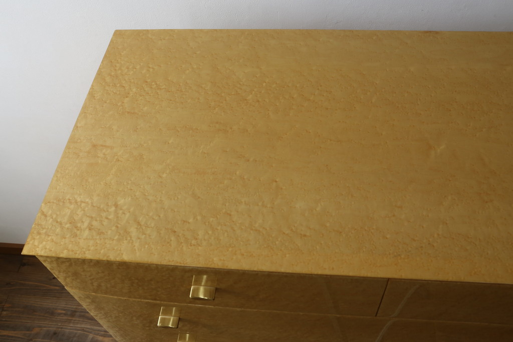 中古　美品　松創(MATSUSO・マツソウ)　バーズアイメープル　洗練された佇まいが魅力的なチェスト(サイドチェスト、引き出し、衣類箪笥、整理箪笥、収納箪笥)(定価推定約120万円)(R-082404)