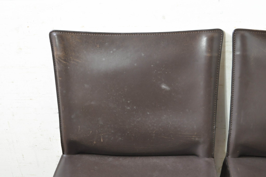 中古　Cassina(カッシーナ)　412　CAB(キャブ)　MARIO BELLINI(マリオベリーニ)　シンプルモダンな空間づくりに活躍するアームレスチェア2脚セット(ダイニングチェア、椅子、イス)(定価2脚で約52万8千円)(R-074000)