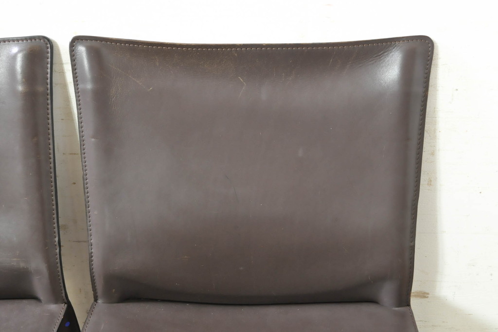 中古　Cassina(カッシーナ)　412　CAB(キャブ)　MARIO BELLINI(マリオベリーニ)　シンプルモダンな空間づくりに活躍するアームレスチェア2脚セット(ダイニングチェア、椅子、イス)(定価2脚で約52万8千円)(R-074000)