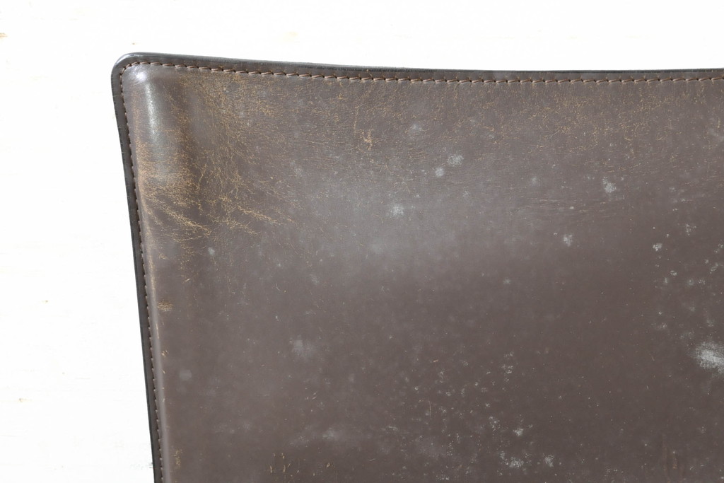 中古　Cassina(カッシーナ)　412　CAB(キャブ)　MARIO BELLINI(マリオベリーニ)　シンプルモダンな空間づくりに活躍するアームレスチェア2脚セット(ダイニングチェア、椅子、イス)(定価2脚で約52万8千円)(R-074000)