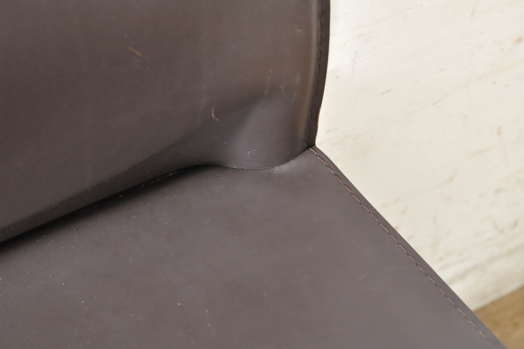 中古　Cassina(カッシーナ)　412　CAB(キャブ)　MARIO BELLINI(マリオベリーニ)　シンプルモダンな空間づくりに活躍するアームレスチェア2脚セット(ダイニングチェア、椅子、イス)(定価2脚で約52万8千円)(R-074000)