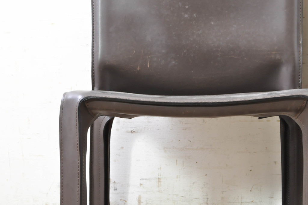 中古　Cassina(カッシーナ)　412　CAB(キャブ)　MARIO BELLINI(マリオベリーニ)　シンプルモダンな空間づくりに活躍するアームレスチェア2脚セット(ダイニングチェア、椅子、イス)(定価2脚で約52万8千円)(R-074000)