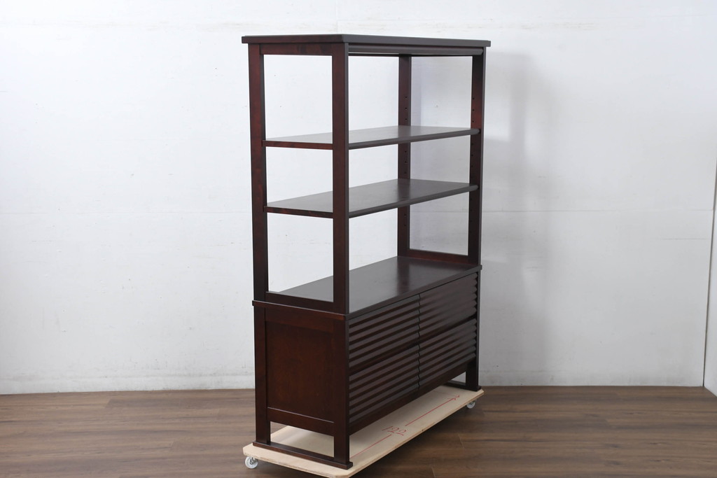 中古　未使用展示品　北海道民芸家具　美しい佇まいと機能性を兼ね備えた引き出し付き飾り棚(陳列棚、収納棚、オープンラック、キャビネット)(定価約30万円)(R-081888)